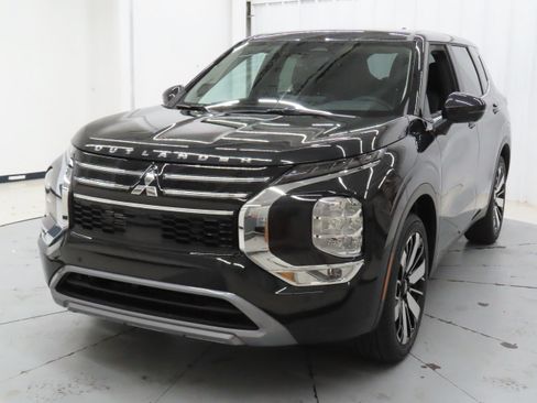 New 2026 Mitsubishi Outlander SE FWD image 8