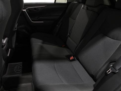 Used 2021 Toyota RAV4 LE image 16