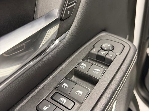 Used 2025 RAM 1500 Laramie image 16