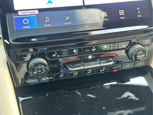 New 2025 Jeep Grand Cherokee Limited w/ Luxury Tech Group II image 40