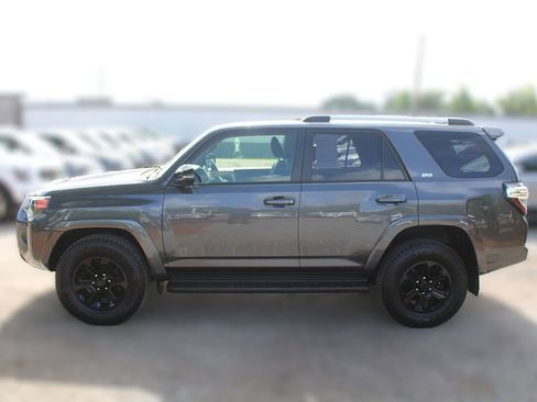 Used 2022 Toyota 4Runner SR5 Premium AWD/4WD image 13