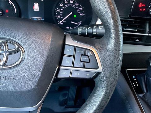 Used 2021 Toyota Sienna LE image 9