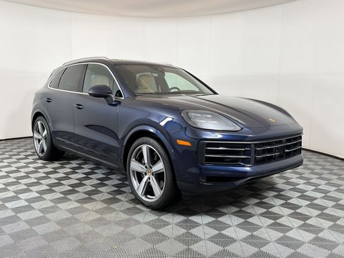 Certified 2026 Porsche Cayenne AWD/4WD image 8