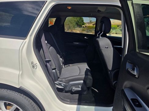 Used 2015 Dodge Journey SXT w/ Flexible Seating Group FWD image 20