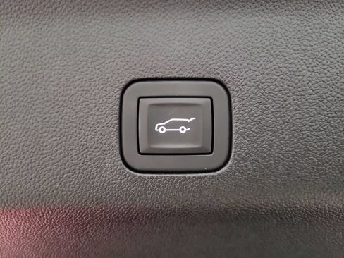 Certified 2025 GMC Yukon Denali w/ Denali Reserve Package AWD/4WD image 25