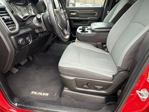 Used 2024 RAM 2500 Big Horn w/ Safety Group image 16