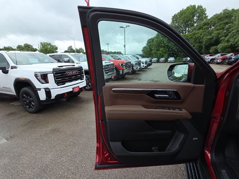 New 2026 Chevrolet Tahoe High Country AWD/4WD image 12