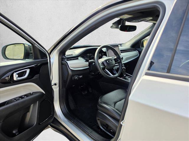 Used 2025 Jeep Compass Limited AWD/4WD image 21