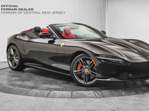 Used 2024 Ferrari Roma Spider image 1