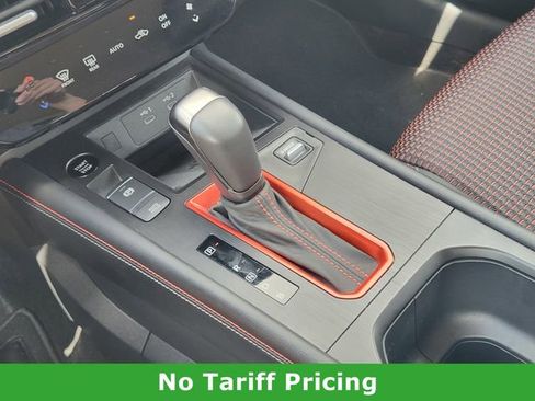Used 2025 Nissan Kicks SR AWD/4WD image 19