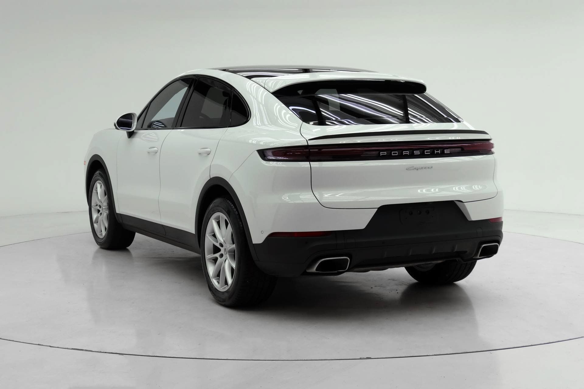 Used 2026 Porsche Cayenne Coupe AWD/4WD image 3