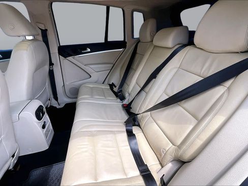 Used 2013 Volkswagen Tiguan SEL FWD image 20