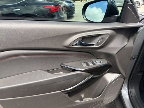 Used 2025 Chevrolet Trax RS w/ Driver Confidence Package image 13