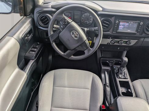 Used 2017 Toyota Tacoma SR image 15