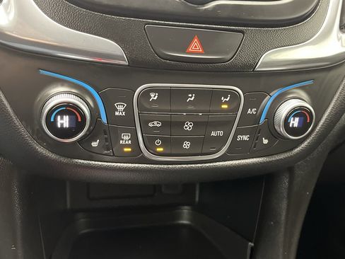 Used 2020 Chevrolet Equinox LT image 20