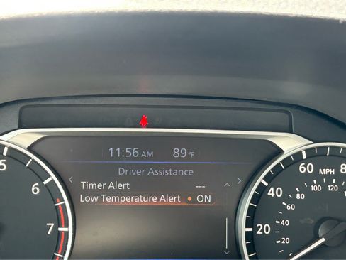 Used 2025 Nissan Altima 2.5 SV FWD image 27