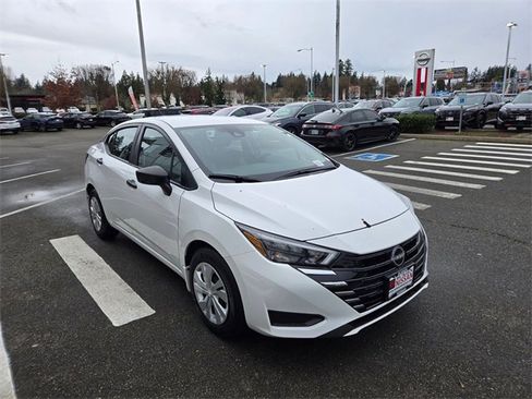 Used 2025 Nissan Versa S w/ Trunk Package image 4