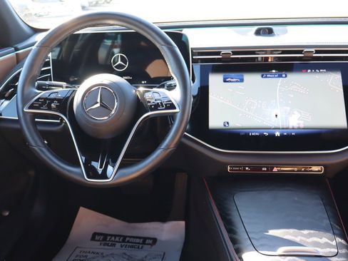 Used 2025 Mercedes-Benz E 350 4MATIC Sedan image 13