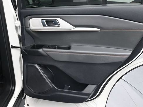 Certified 2025 Ford Explorer Active AWD/4WD image 13