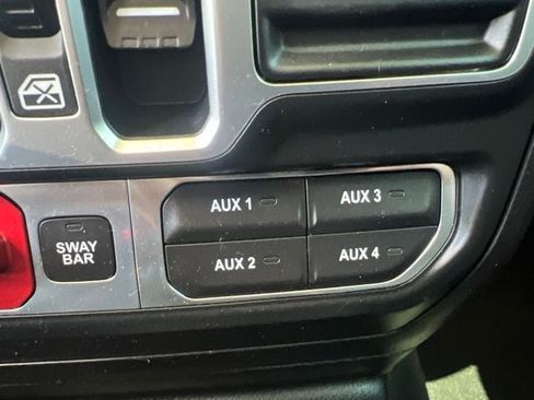 Used 2018 Jeep Wrangler Unlimited Rubicon w/ Dual Top Group AWD/4WD image 29