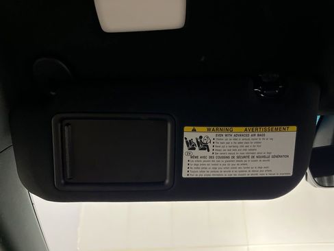 Used 2022 Toyota Venza Limited image 75