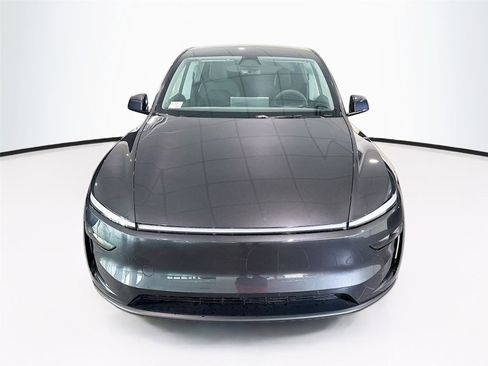 Used 2026 Tesla Model Y 2WD image 8