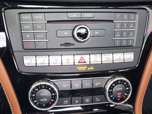 Used 2019 Mercedes-Benz SL 550 image 27