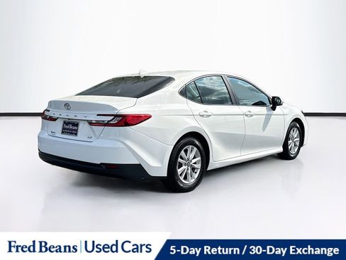 Used 2025 Toyota Camry LE FWD image 8