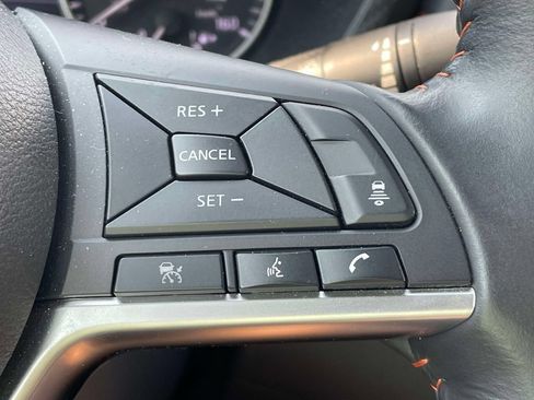 Used 2024 Nissan Sentra SV FWD image 30
