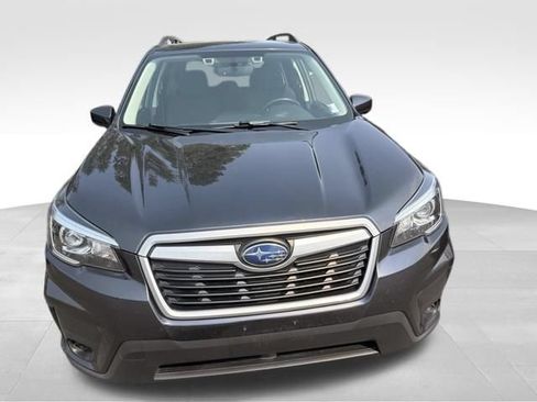 Used 2019 Subaru Forester Premium AWD/4WD image 3