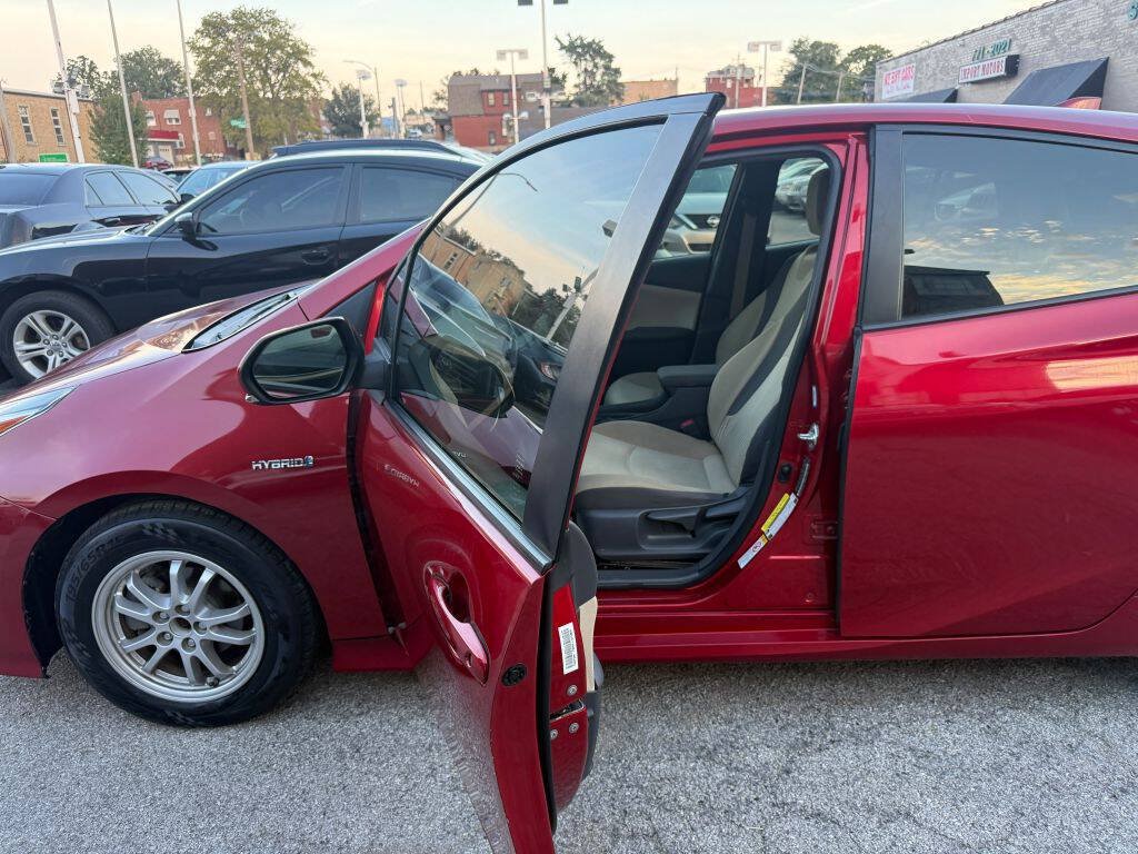 Used 2016 Toyota Prius Two FWD image 12