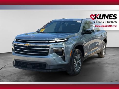 Used 2024 Chevrolet Traverse LT AWD/4WD image 5
