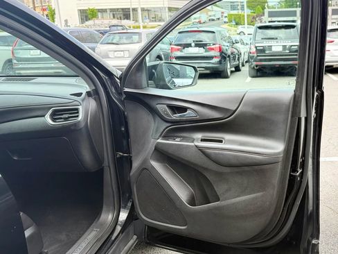 Used 2018 Chevrolet Equinox Premier AWD/4WD image 35