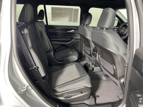 New 2025 Jeep Grand Cherokee L Laredo w/ Luxury Tech Group I image 12