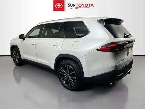 Used 2024 Toyota Grand Highlander AWD Hybrid image 6