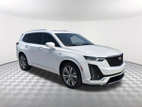 Certified 2025 Cadillac XT6 Premium Luxury FWD image 8