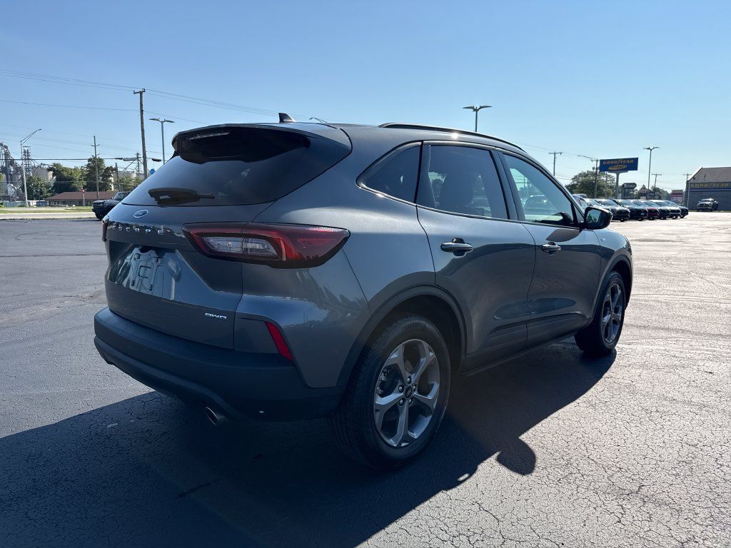 Used 2025 Ford Escape ST-Line Select AWD/4WD image 7