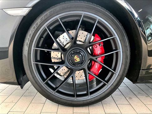 Used 2018 Porsche 911 Targa 4 GTS image 14