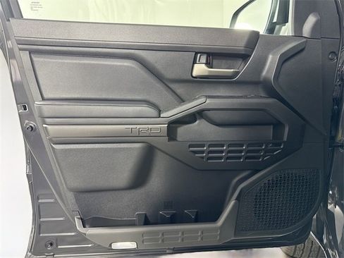 Used 2025 Toyota Tacoma TRD Sport image 12