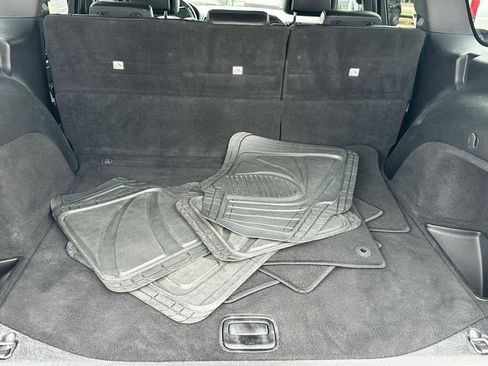 Used 2021 Jeep Grand Cherokee Laredo X image 9