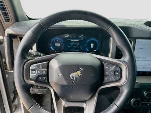 Used 2025 Ford Bronco Outer Banks AWD/4WD image 13