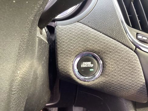 Used 2019 Chevrolet Cruze LT w/ Convenience Package image 28