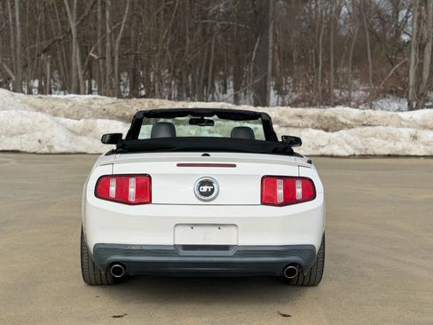 Used 2010 Ford Mustang GT Premium image 15