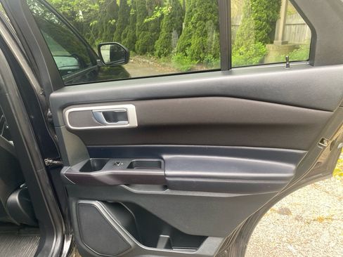 Used 2020 Ford Explorer XLT AWD/4WD image 24