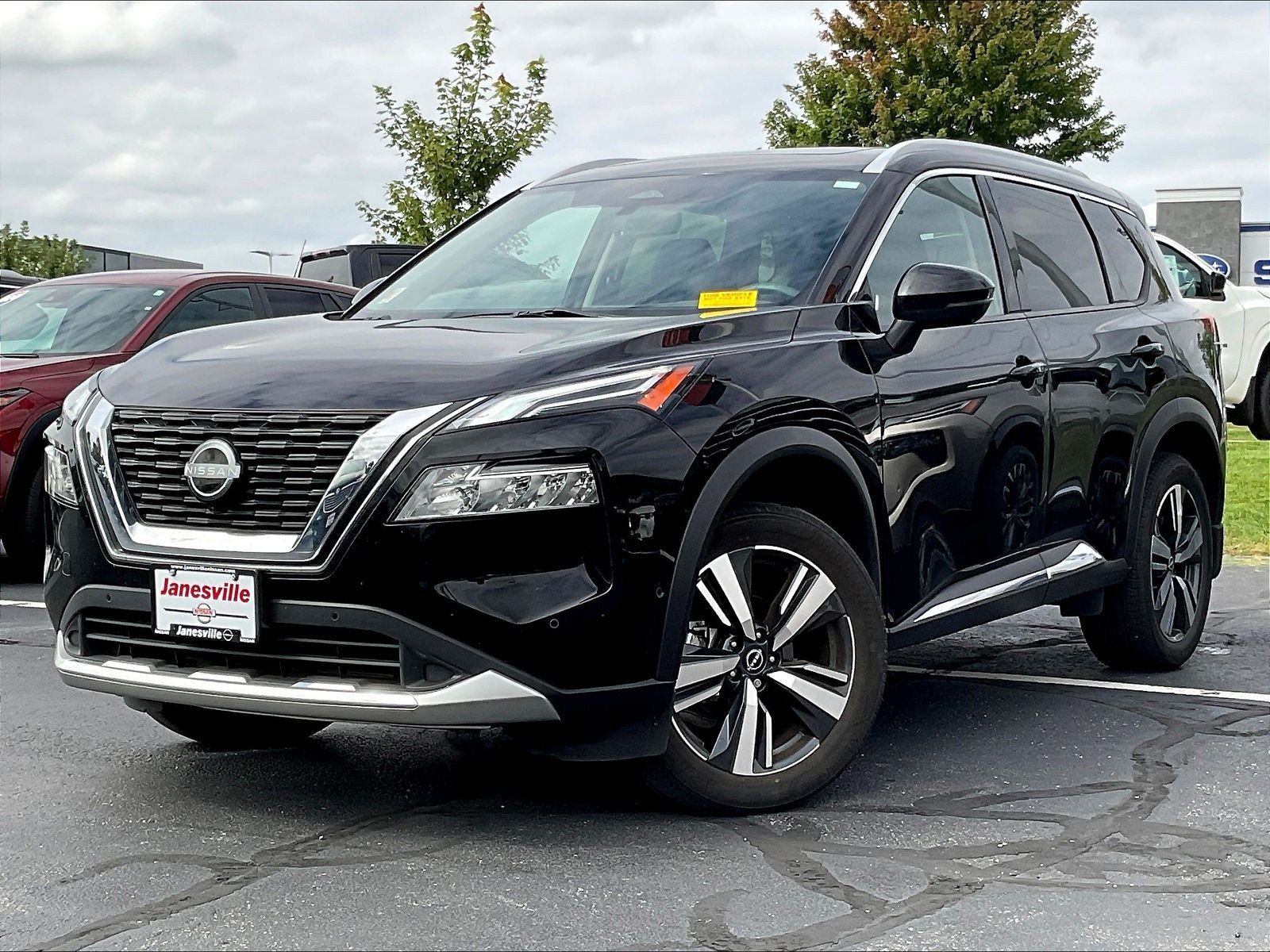 Used 2023 Nissan Rogue Platinum w/ Platinum Premium Package AWD/4WD image 2