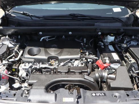 Used 2021 Toyota RAV4 LE w/ Carpet Mat Package (TMS) AWD/4WD image 12