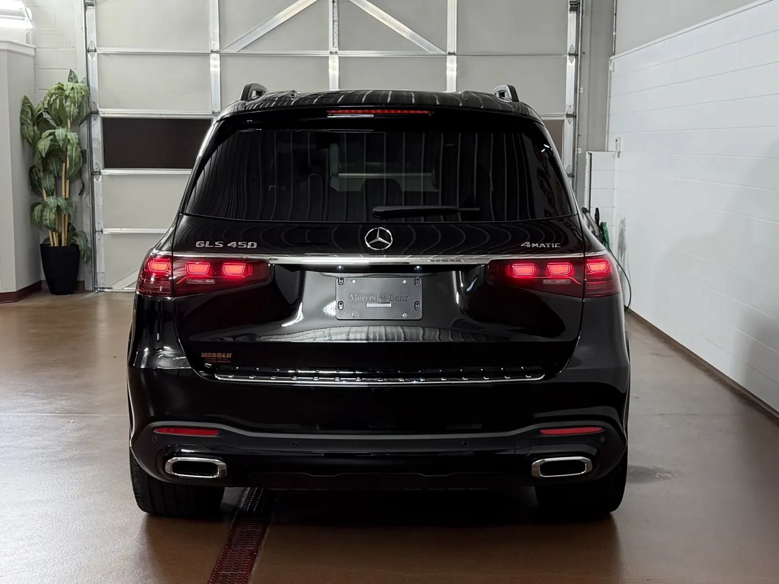 Used 2025 Mercedes-Benz GLS 450 4MATIC image 4