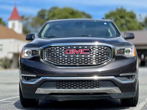Used 2019 GMC Acadia Denali w/ Technology Package image 2