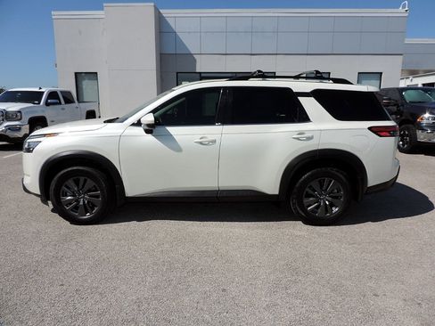 Used 2022 Nissan Pathfinder SV w/ Cargo Package FWD image 8