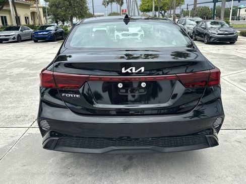 Certified 2023 Kia Forte LXS w/ LXS Technology Package FWD image 7